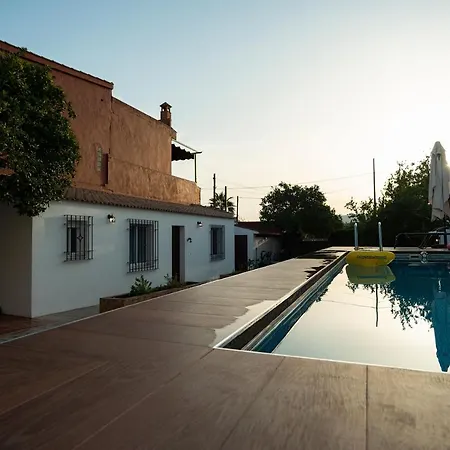Tharsis Bed & Breakfast
